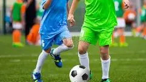 粤甲半决赛激战进球如潮，广州城谊队与香港丽池队挺进决赛对决